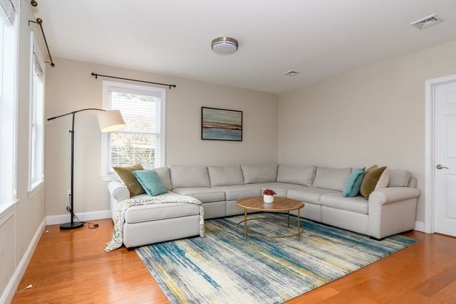 3 Leighton St, Natick, MA 01760