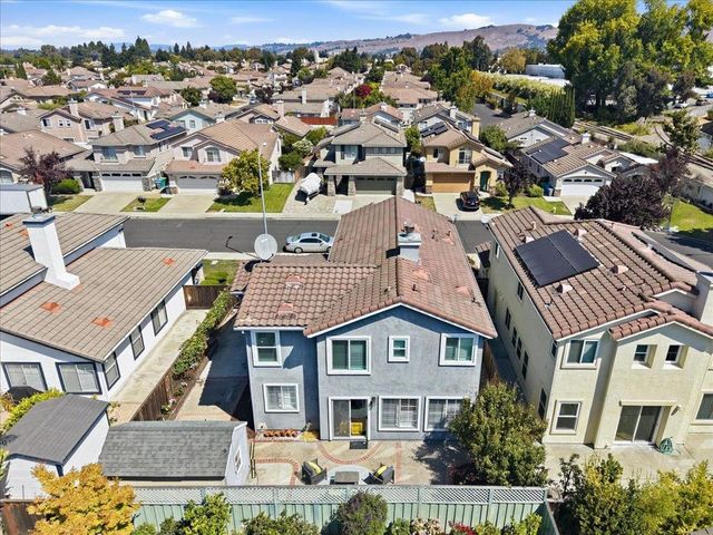 32755 Folklore Loop, Union City, CA 94587
