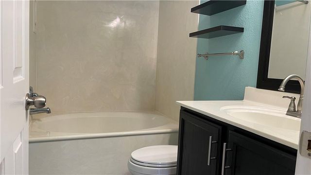 1900 Little Elm TRL 40, Cedar Park, TX 78613