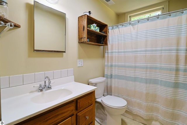 4518 W Vernon Road, Weidman, MI 48893