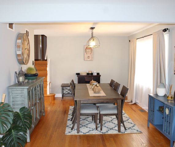 8425 W Castle Island Avenue, Chicago, IL 60656