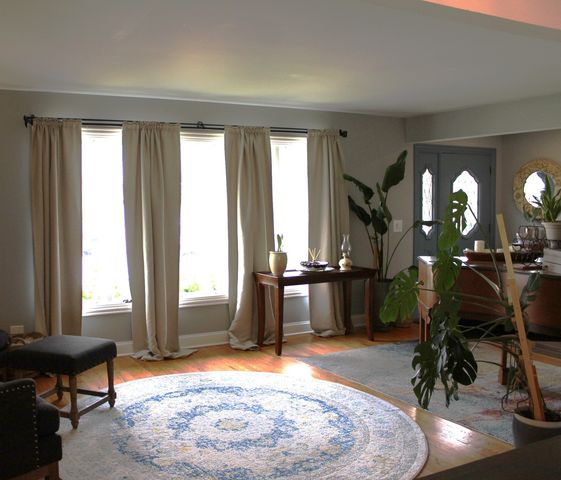 8425 W Castle Island Avenue, Chicago, IL 60656