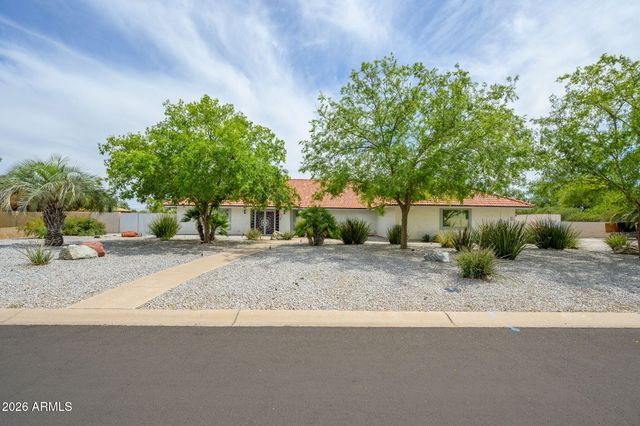 7811 E CHARTER OAK Road, Scottsdale, AZ 85260