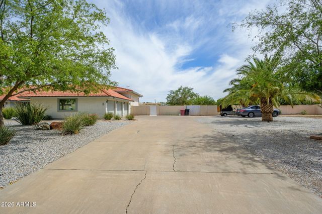 7811 E CHARTER OAK Road, Scottsdale, AZ 85260