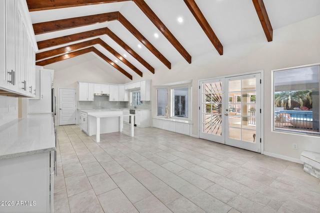 7811 E CHARTER OAK Road, Scottsdale, AZ 85260