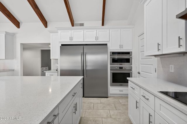 7811 E CHARTER OAK Road, Scottsdale, AZ 85260