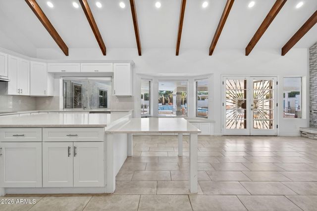 7811 E CHARTER OAK Road, Scottsdale, AZ 85260