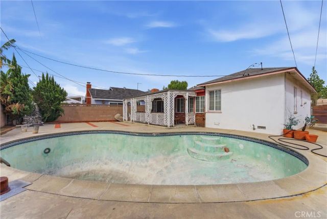 10456 Mapledale, Bellflower, CA 90706