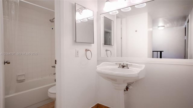 4600 SW 67th Ave 243, Miami, FL 33155