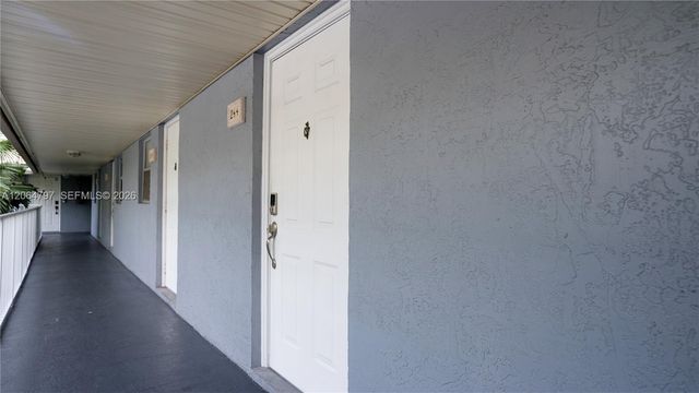4600 SW 67th Ave 243, Miami, FL 33155