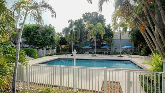 4600 SW 67th Ave 243, Miami, FL 33155