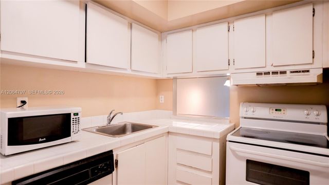 4600 SW 67th Ave 243, Miami, FL 33155