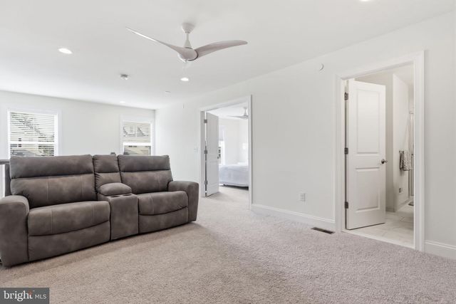 24 SPRING MILL RD, Warminster, PA 18974