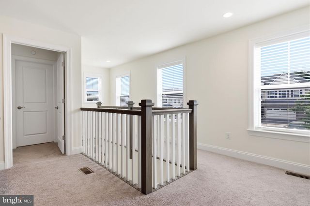 24 SPRING MILL RD, Warminster, PA 18974