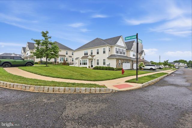 24 SPRING MILL RD, Warminster, PA 18974