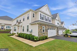24 SPRING MILL RD, Warminster, PA 18974
