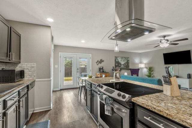 5652 Phelps Street, The Colony, TX 75056