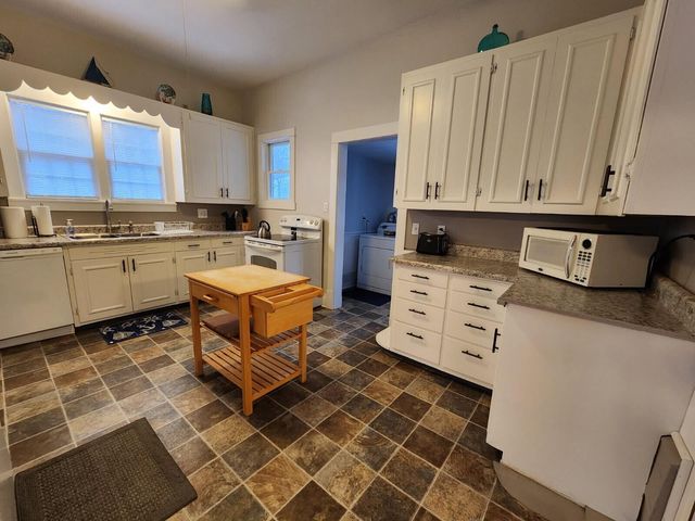 146 Jackson Street, City Of Manistee, MI 49660