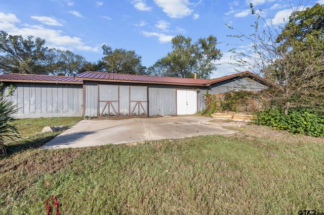1767 Willow Oak Rd, Gladewater, TX 75647