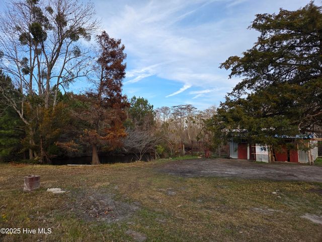 323 E Chatham Street, Newport, NC 28570