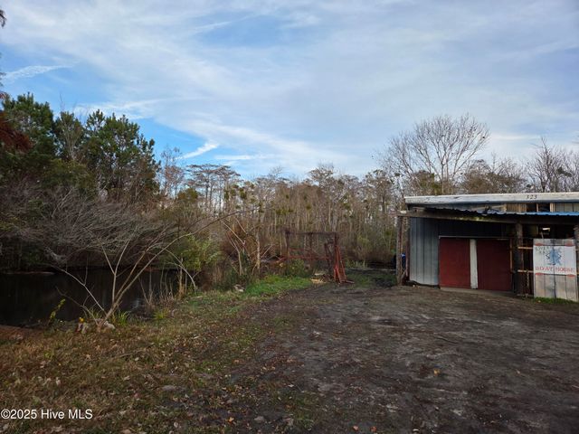 323 E Chatham Street, Newport, NC 28570