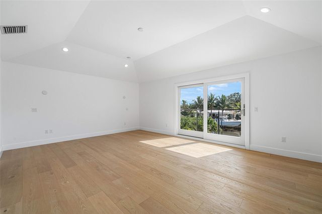 8 Leeward Circle, Jupiter, FL 33469