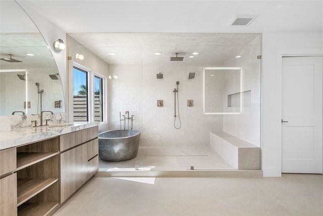 8 Leeward Circle, Jupiter, FL 33469