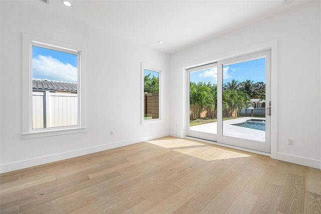 8 Leeward Circle, Jupiter, FL 33469