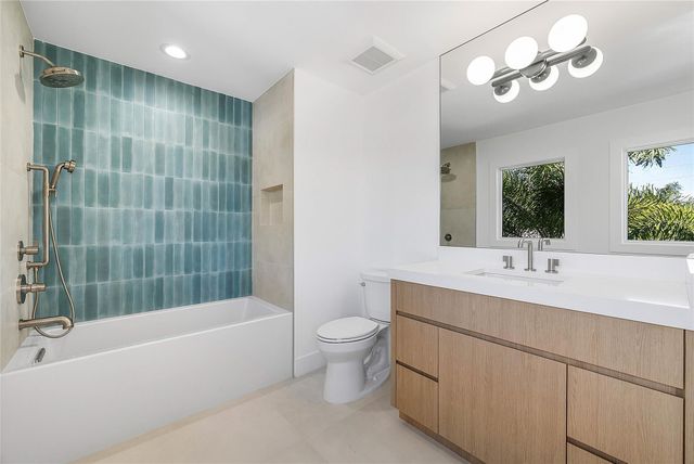 8 Leeward Circle, Jupiter, FL 33469