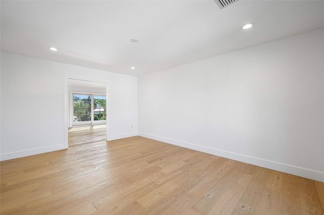 8 Leeward Circle, Jupiter, FL 33469