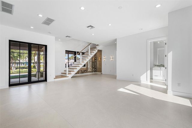 8 Leeward Circle, Jupiter, FL 33469