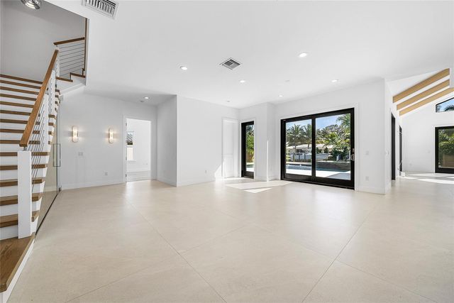 8 Leeward Circle, Jupiter, FL 33469