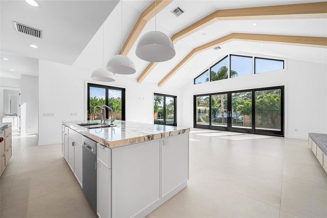 8 Leeward Circle, Jupiter, FL 33469