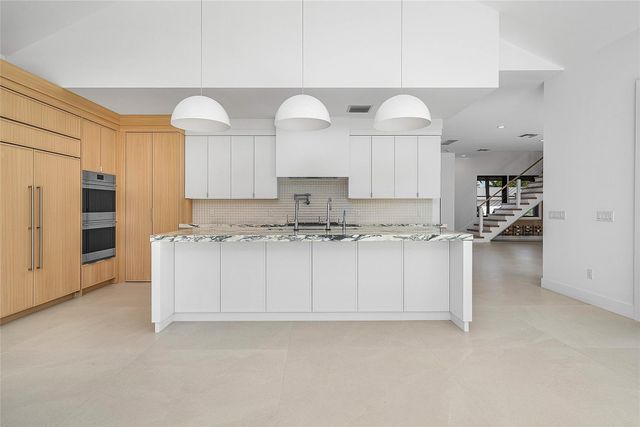 8 Leeward Circle, Jupiter, FL 33469