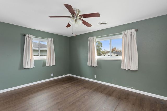 2701 Zinfandel Dr, Rancho Cordova, CA 95670