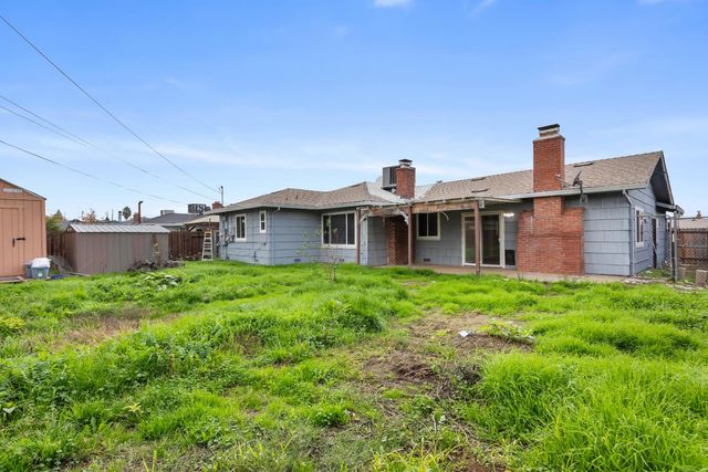 2701 Zinfandel Dr, Rancho Cordova, CA 95670