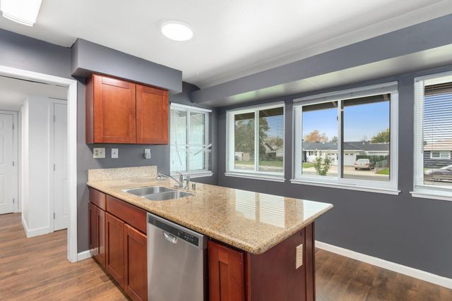 2701 Zinfandel Dr, Rancho Cordova, CA 95670