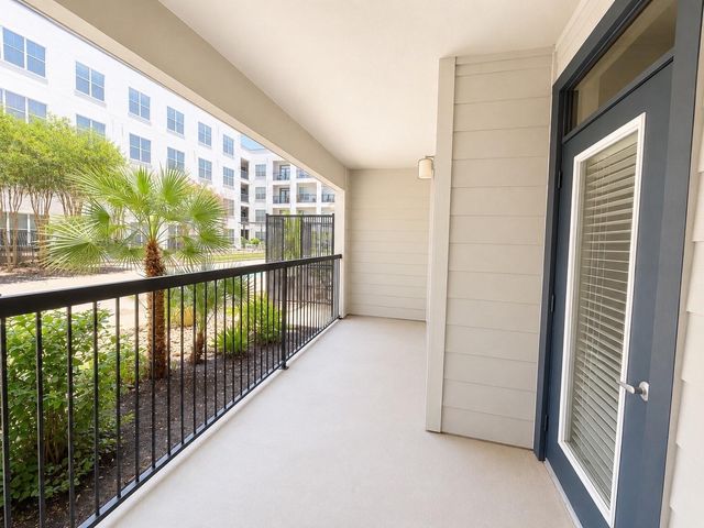 3660 Richmond St Avenue 142, Houston, TX 77046