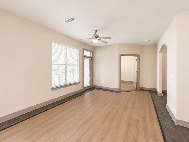 3660 Richmond St Avenue 142, Houston, TX 77046