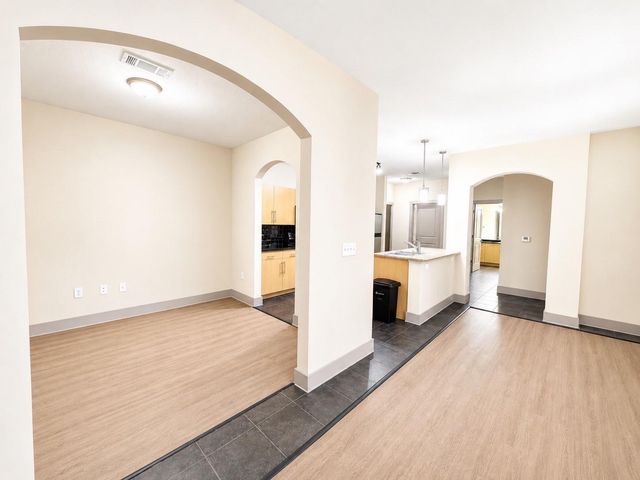 3660 Richmond St Avenue 142, Houston, TX 77046