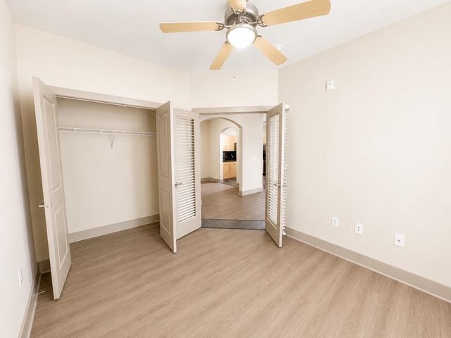 3660 Richmond St Avenue 142, Houston, TX 77046