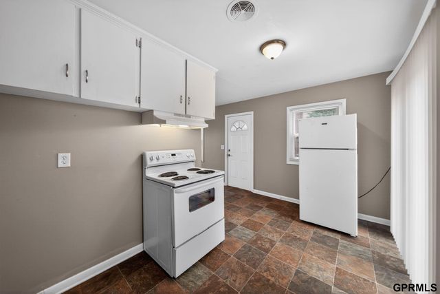 4121 Maple Street, Omaha, NE 68111