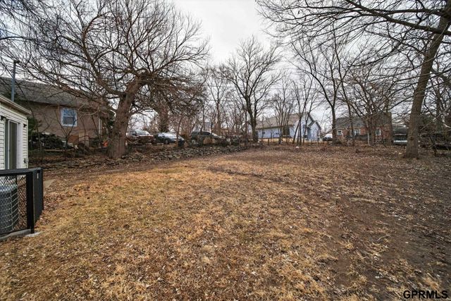 4121 Maple Street, Omaha, NE 68111