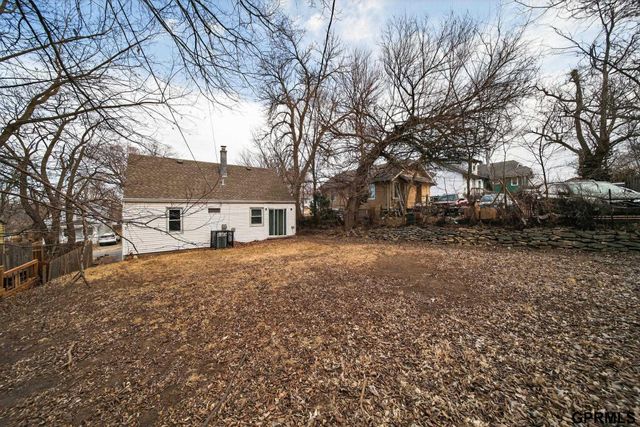 4121 Maple Street, Omaha, NE 68111