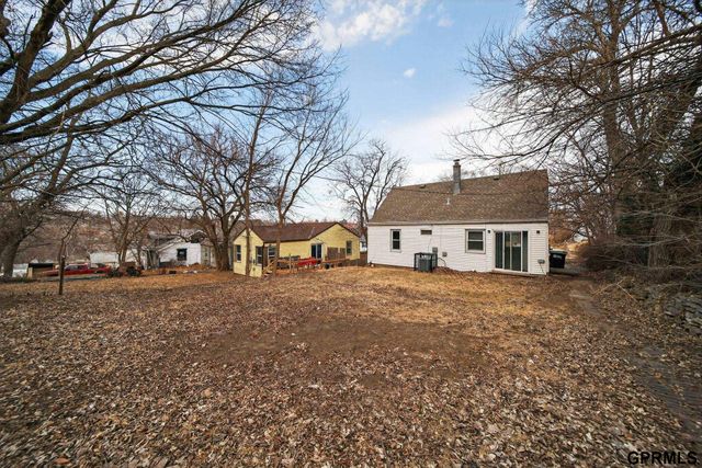 4121 Maple Street, Omaha, NE 68111