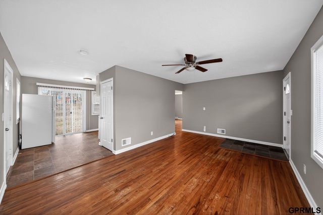 4121 Maple Street, Omaha, NE 68111