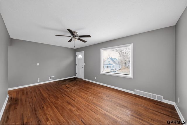 4121 Maple Street, Omaha, NE 68111