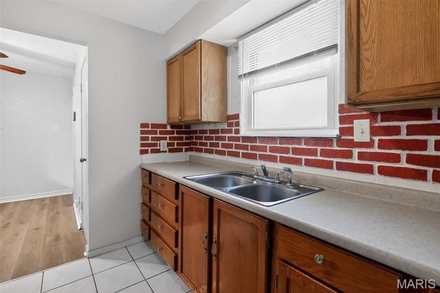 504 Topaz Avenue, St Louis, MO 63137