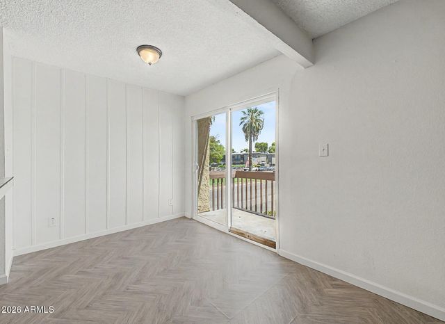 1701 W TUCKEY Lane 236, Phoenix, AZ 85015