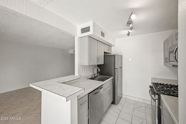 1701 W TUCKEY Lane 236, Phoenix, AZ 85015